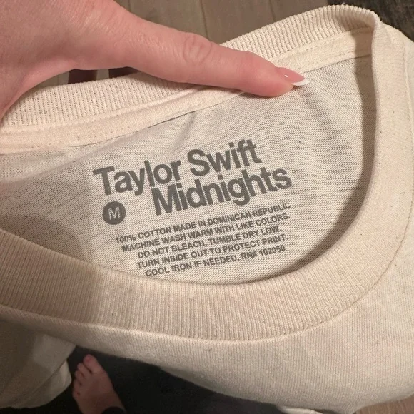 Taylor Swift Cream Eras Graphic T-Shirt - Picture 3 of 4